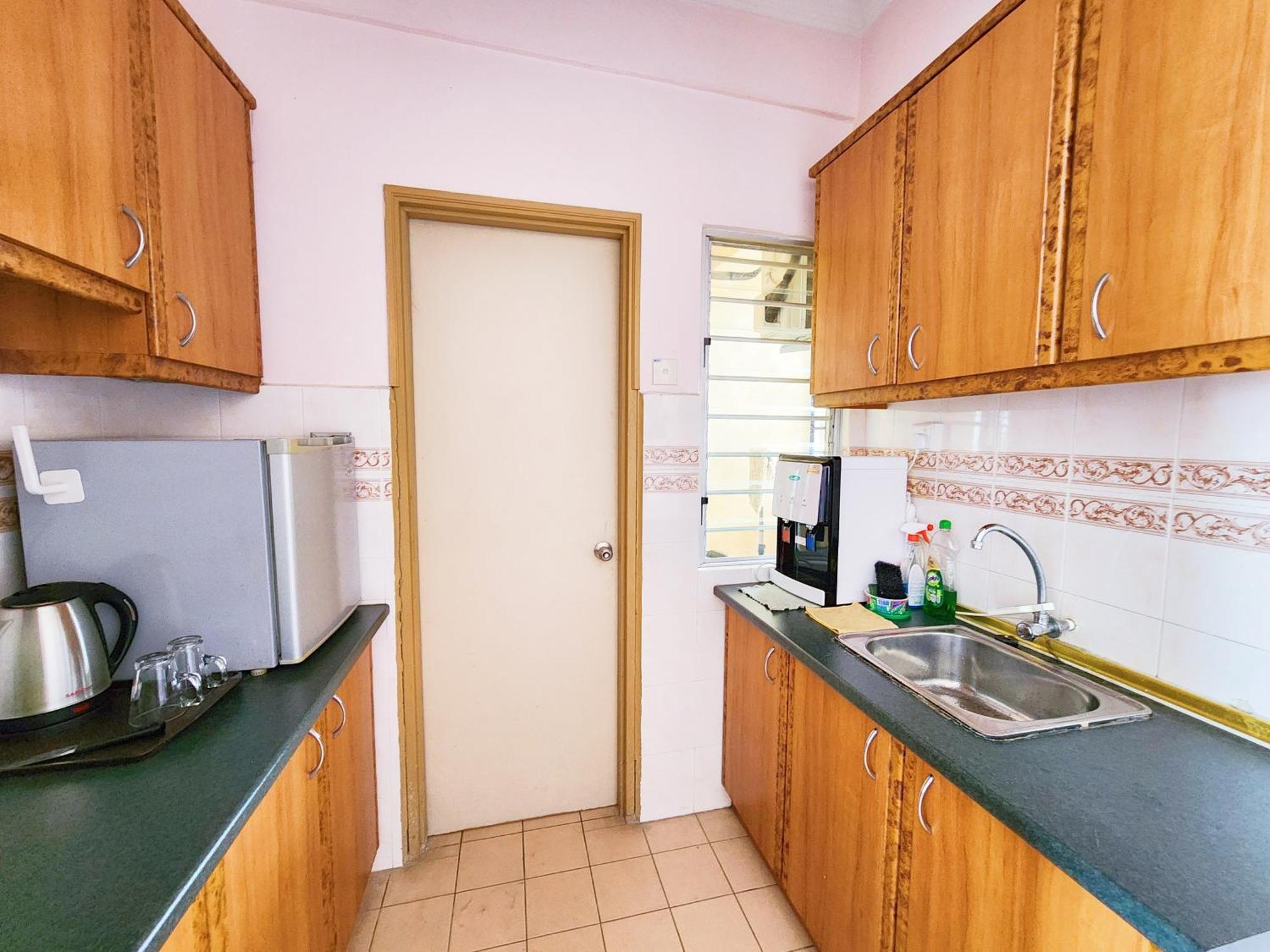 Apartment Glory , Fully Aircon Suite, Jalan Seremban Pd *